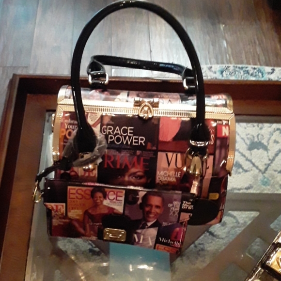 Purse - Picture 1 of 2